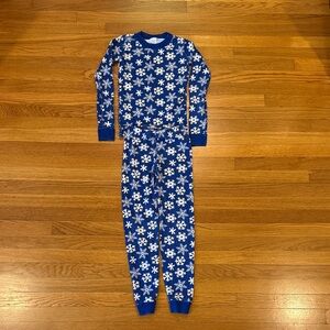 Hanna Andersson sz 10 Blue and White Snowflake Long John Pajama Set